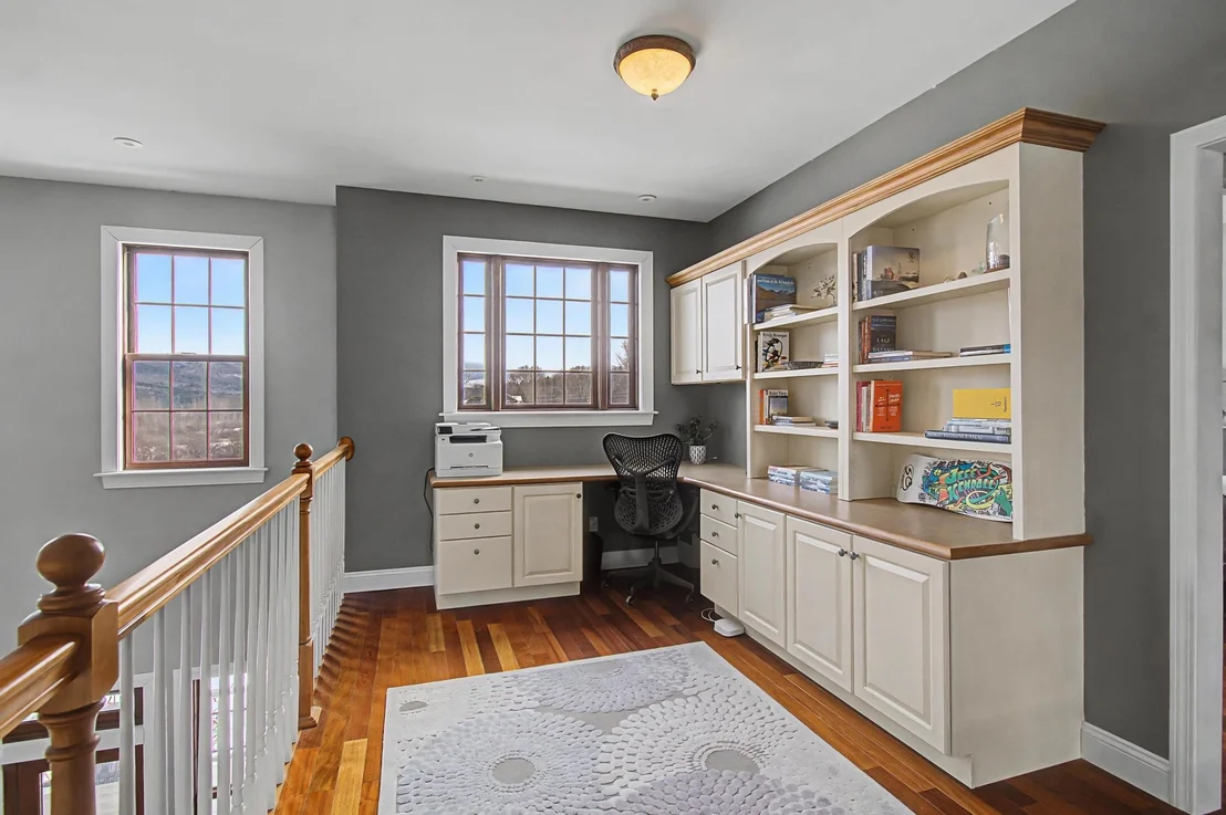 Photo of 4517 Oak Hill