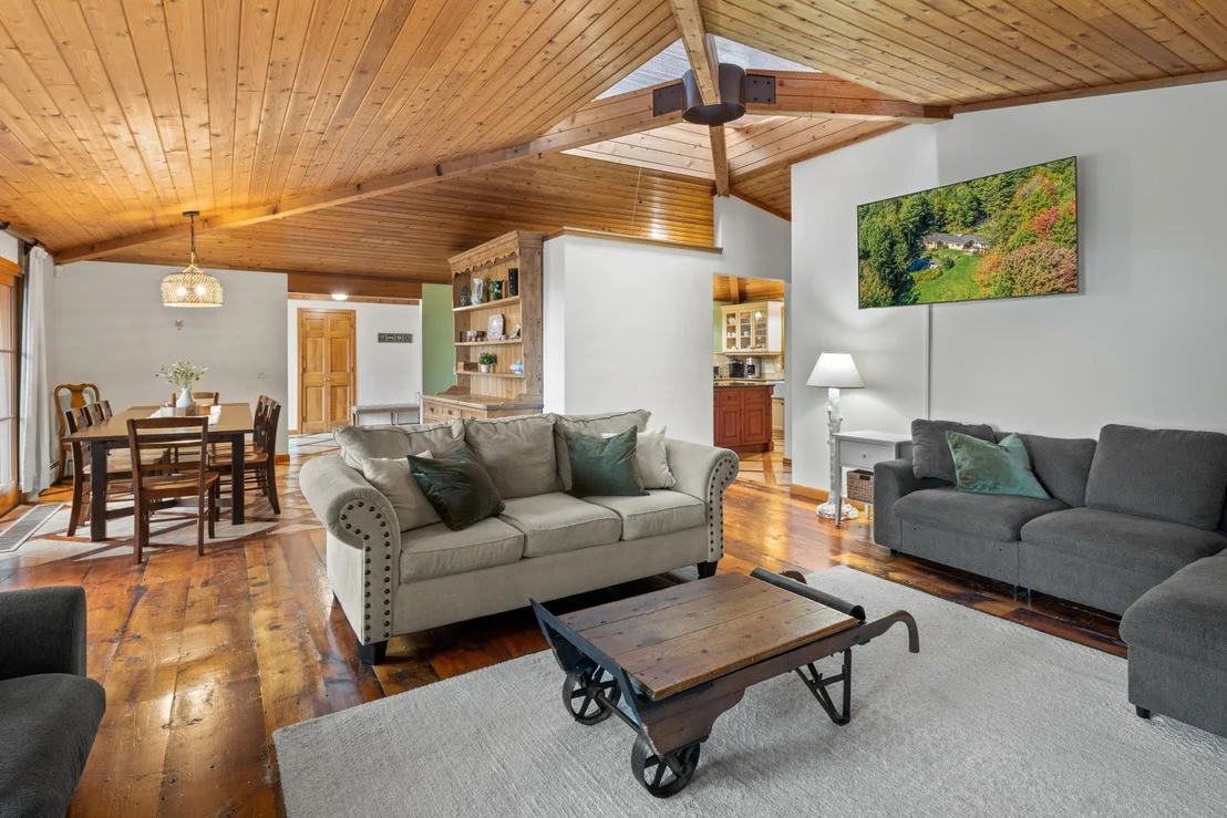 Photo of 835 Alpine View