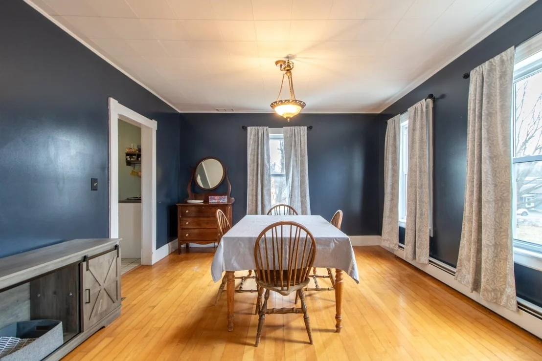 Photo of 44 Taylor