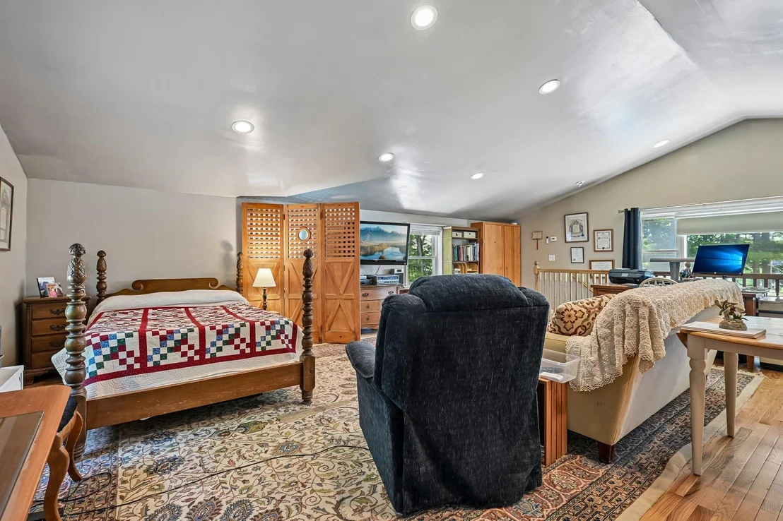 Photo of 76 Holts Point