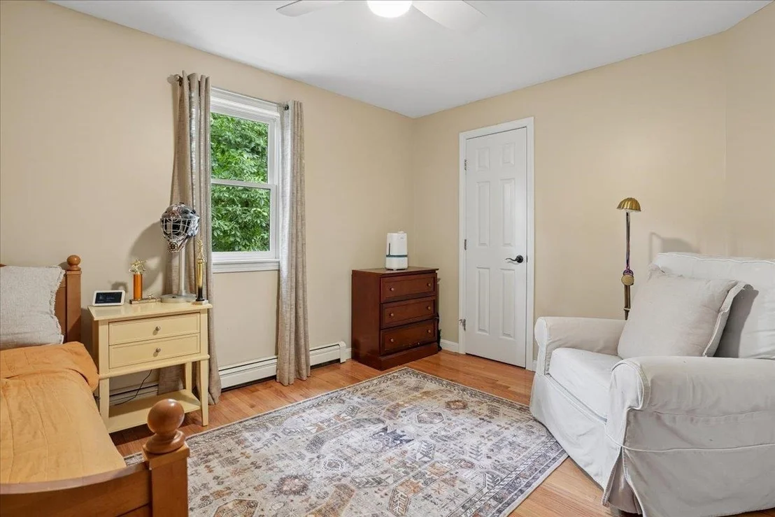 Photo of 72 Oakmont