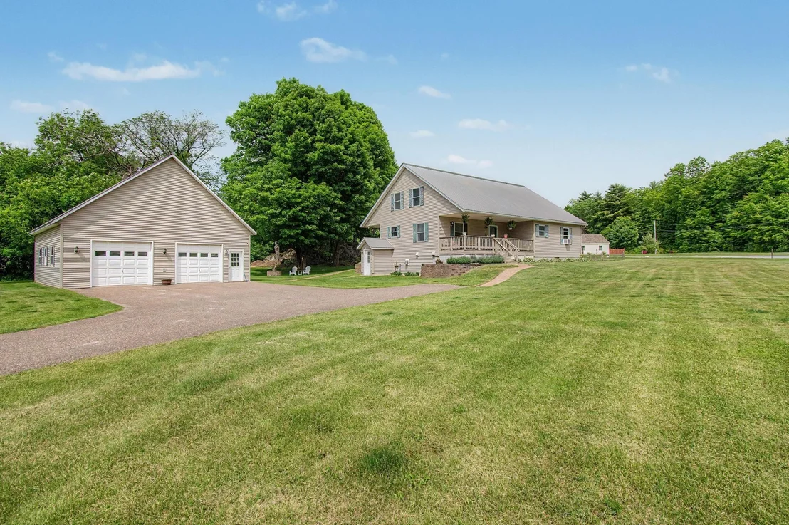 Photo of 2446 Carter Hill