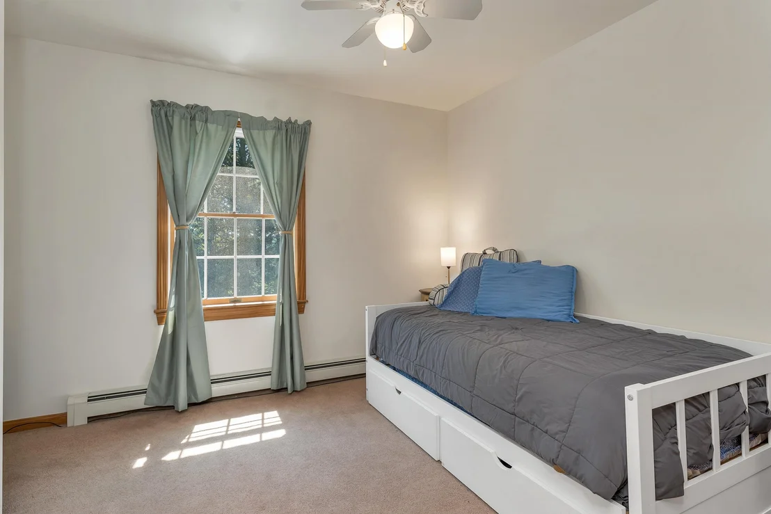 Photo of 1350 Barker