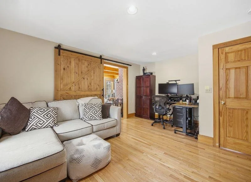 Photo of 692 Old Walpole