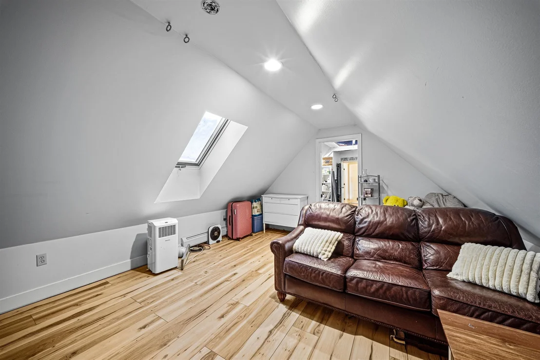Photo of 12 Loring