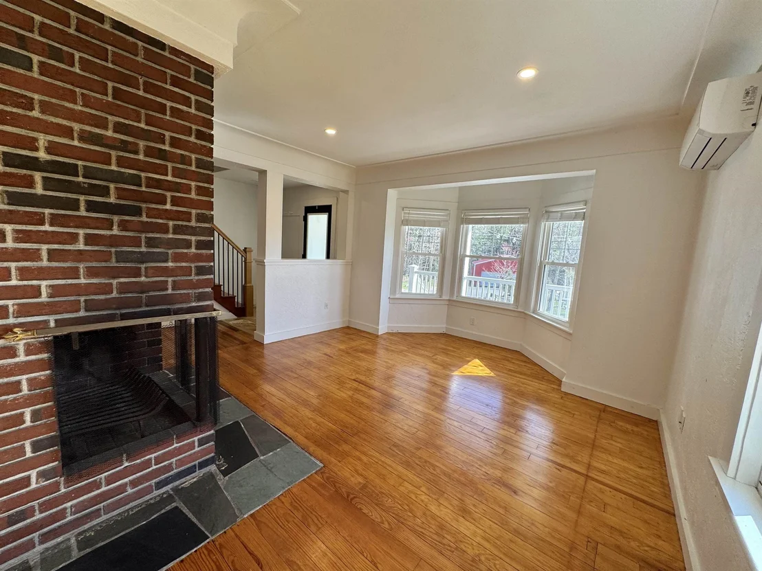 Photo of 424 Intervale Cross