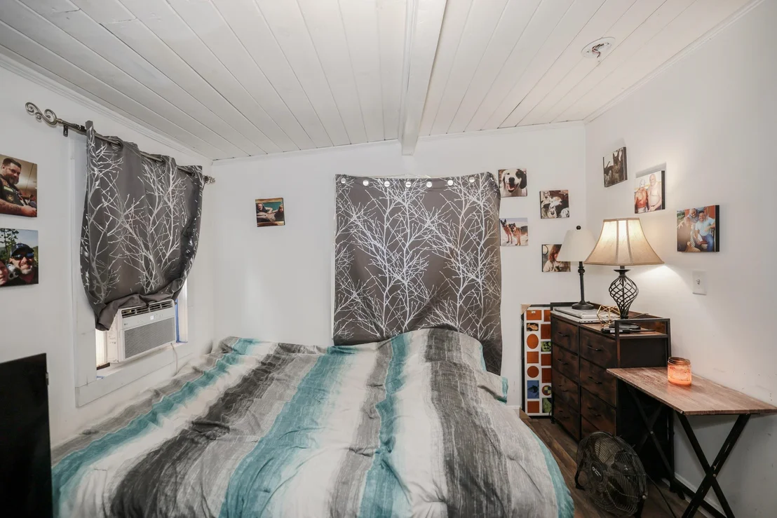 Photo of 42 Sarette
