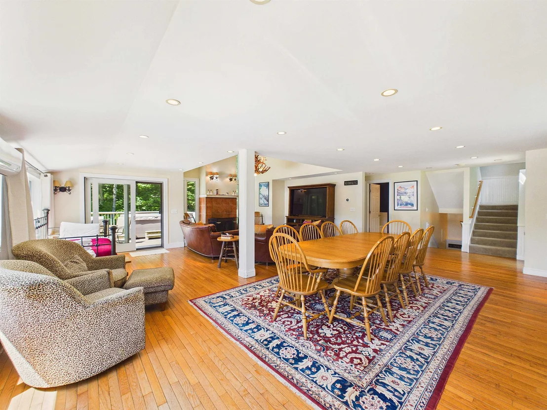 Photo of Unit UNITD at 300 Trailside