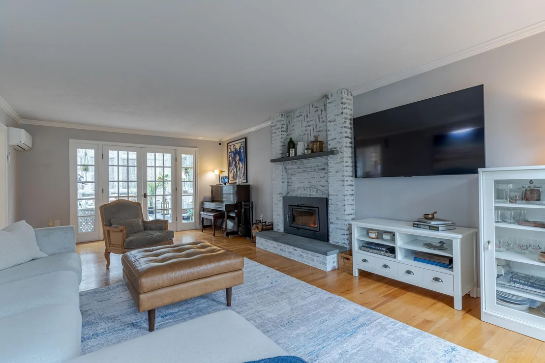 Photo of 37 Alexander