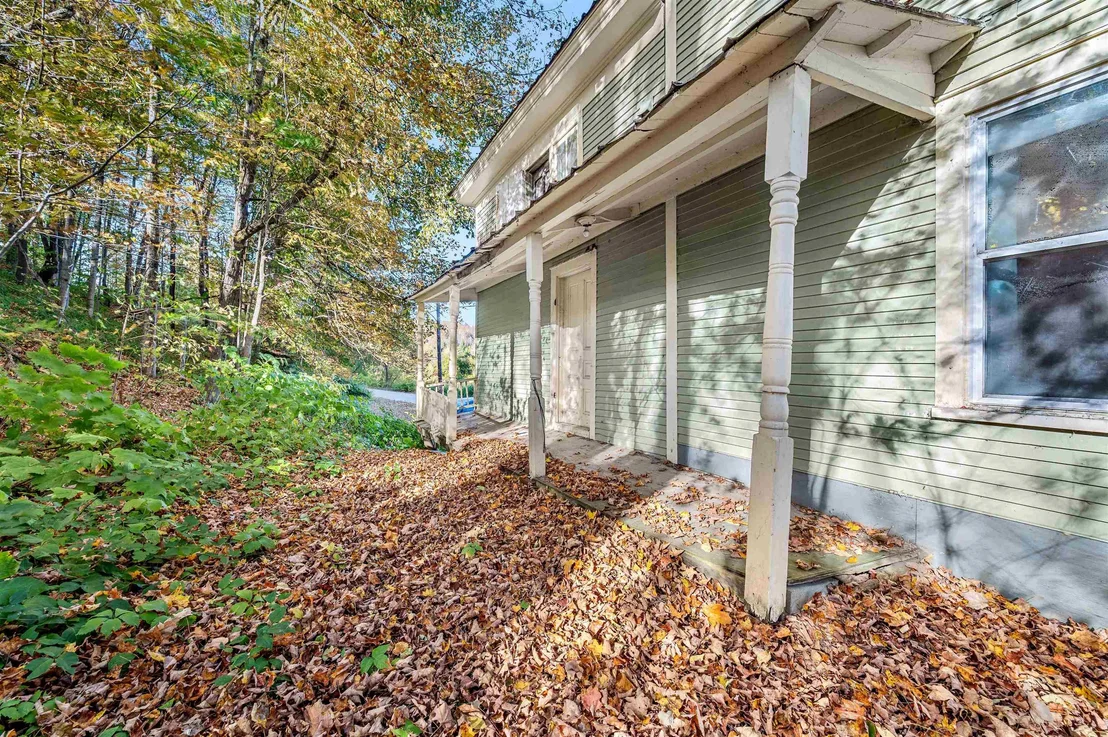 Photo of 21 River Road W