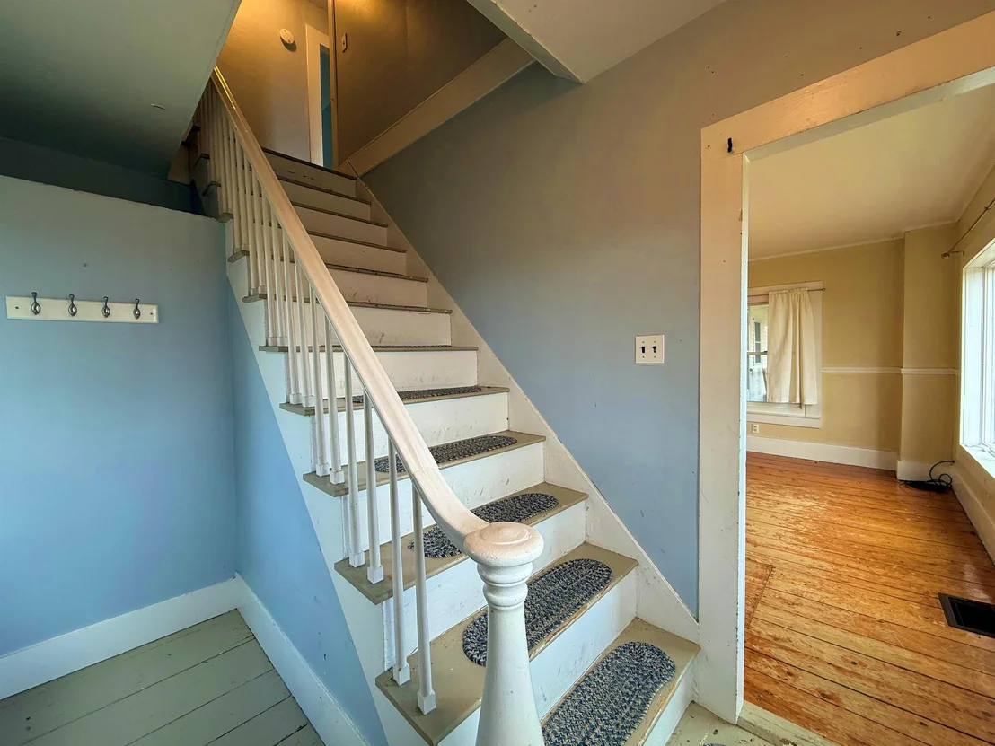 Photo of 2570 Maple Hill