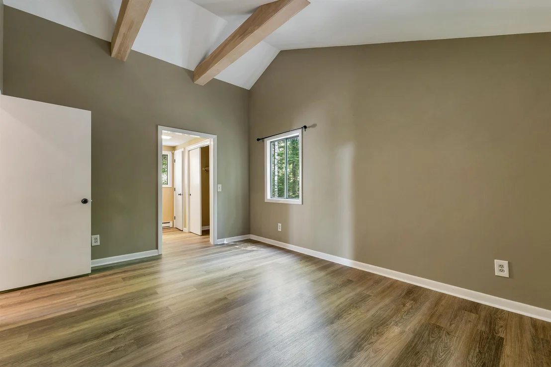 Photo of 309 Stocker Pond