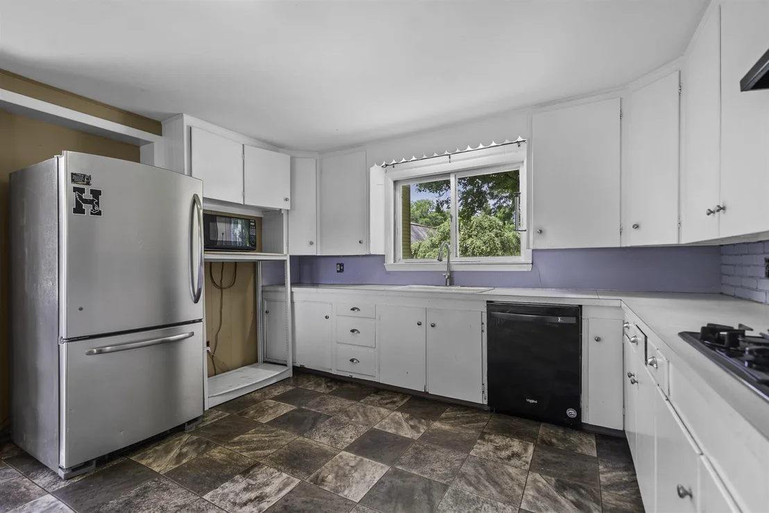 Photo of 385 Burnham Intervale