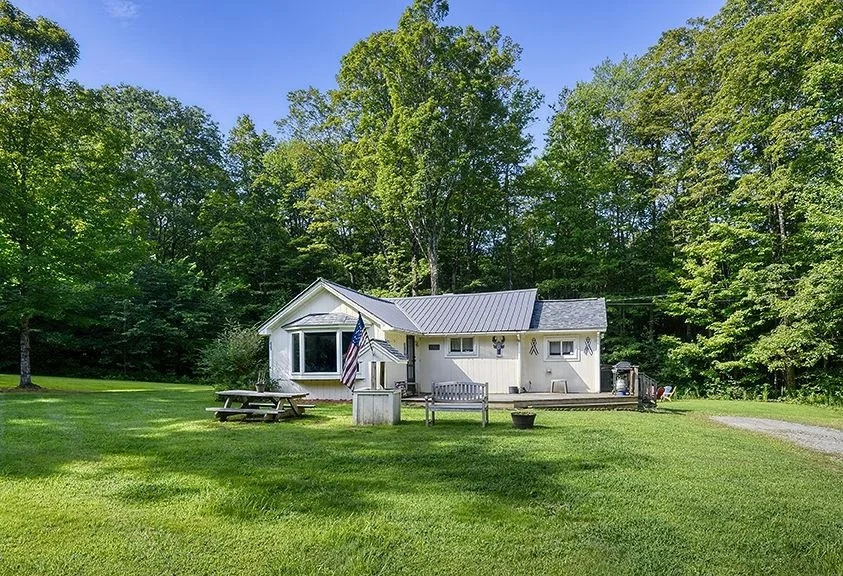 Photo of 552 Valley