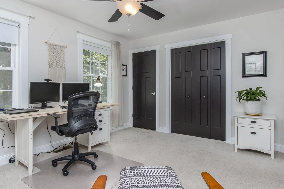 Photo of 325 Mccurdy