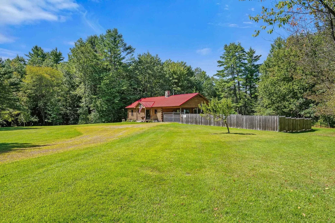 Photo of 162 South Lunenburg