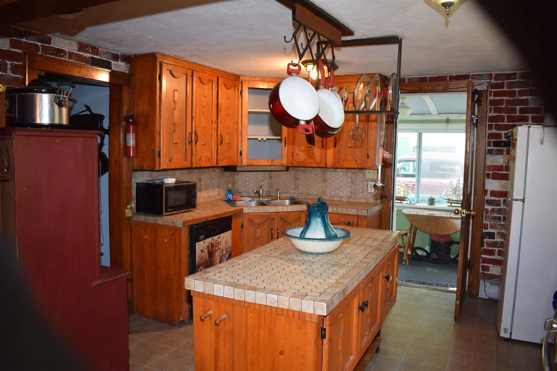 Photo of 765 Lancaster