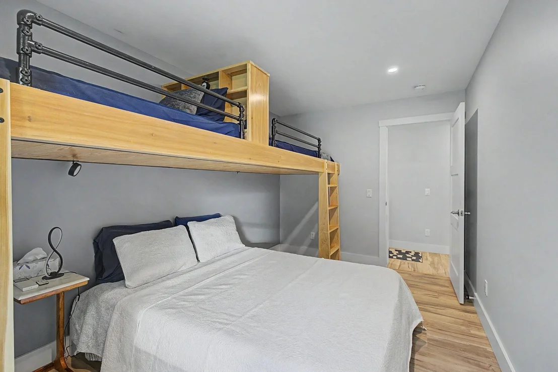 Photo of 239 Maple N
