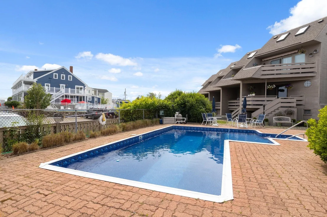 Photo of Unit 6 at 939 Ocean