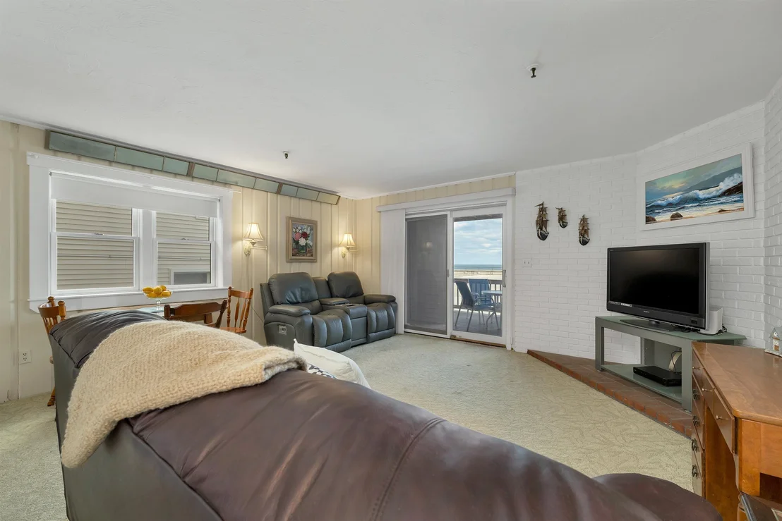 Photo of Unit N1 at 421 Ocean