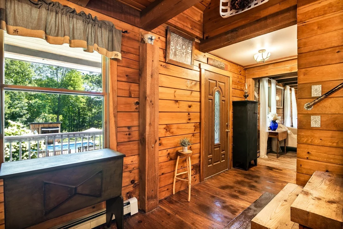 Photo of 708 2Nd Crown Point
