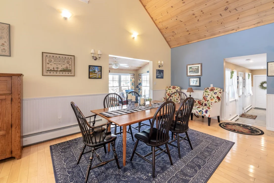 Photo of 8 Oak Knoll