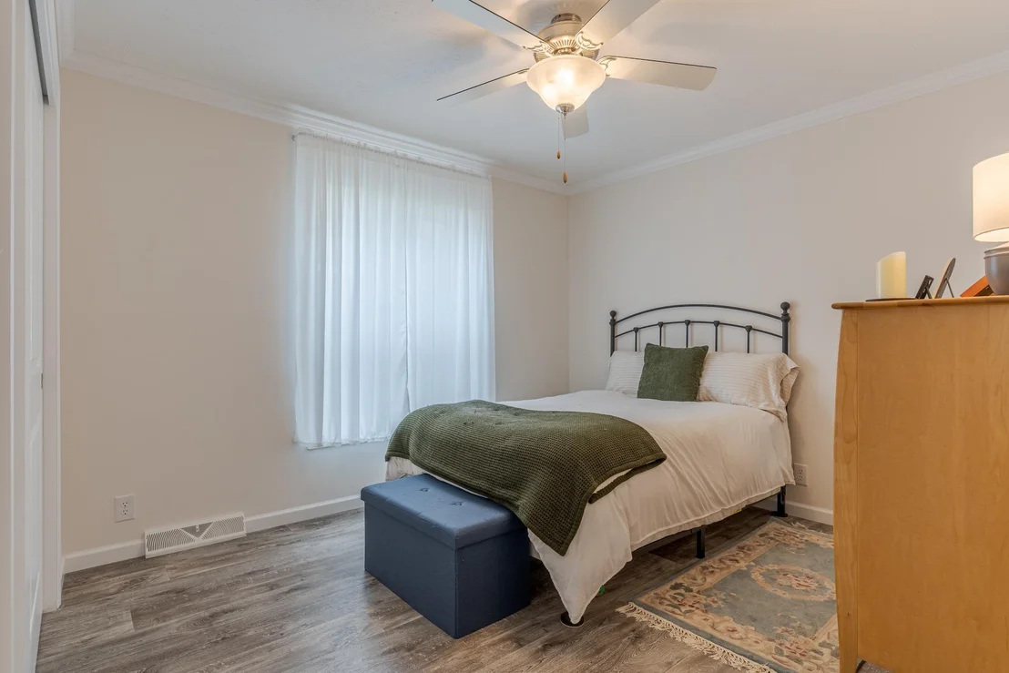 Photo of 104 Robin Hood