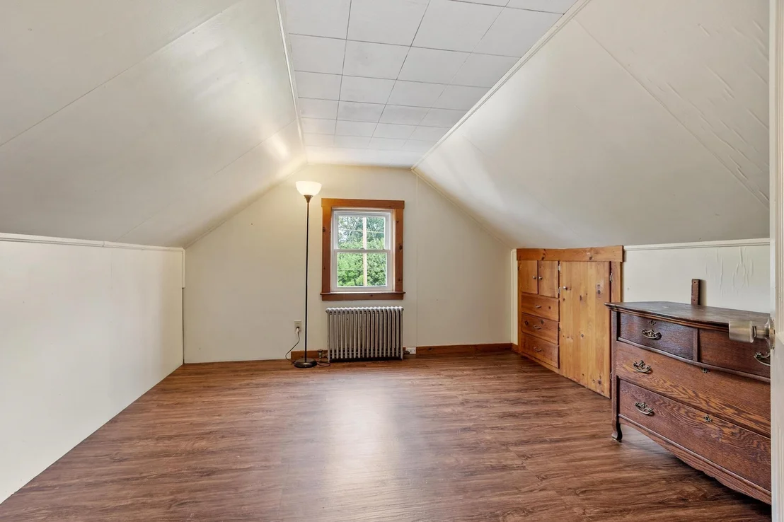 Photo of 32 Rollins