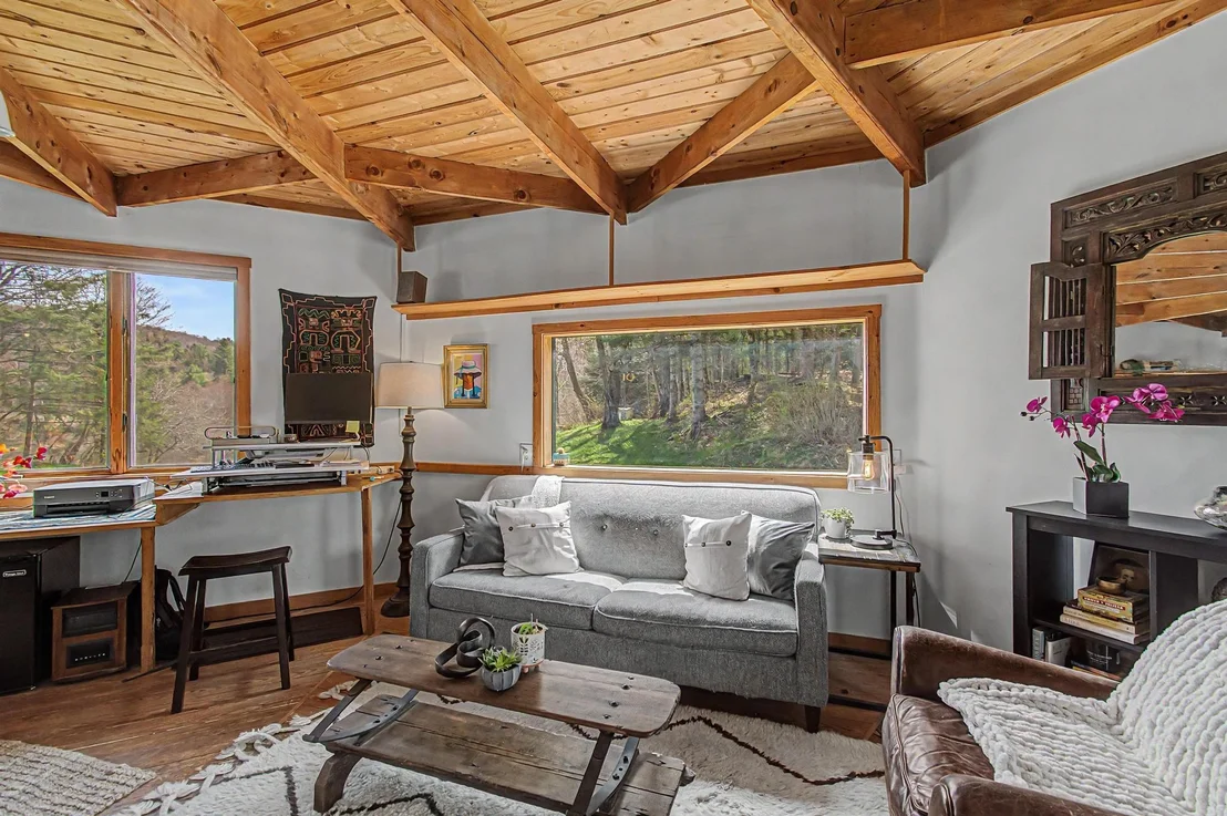 Photo of 2212 Symonds Mill