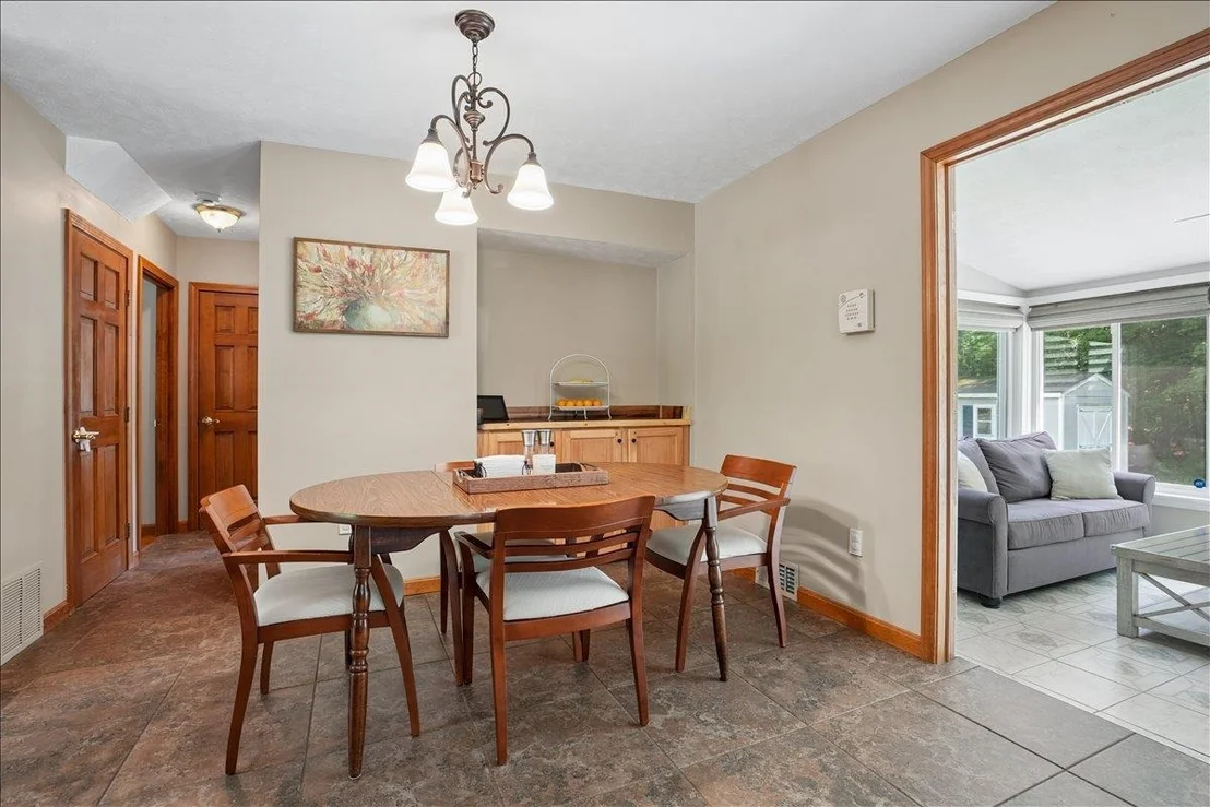 Photo of 4 Gosselin