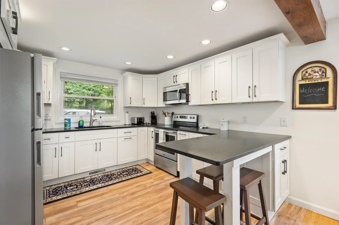 Photo of 10 Lakeview