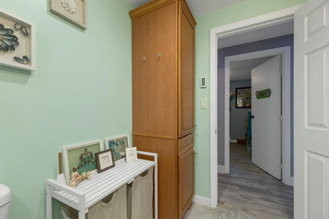 Photo of 6 Emerson
