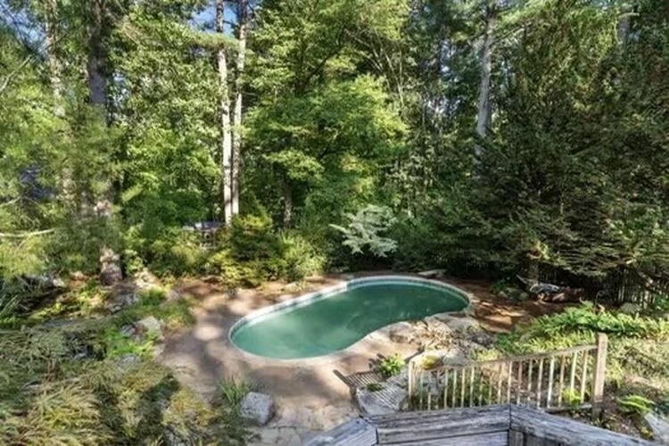 Photo of 34 Sharon