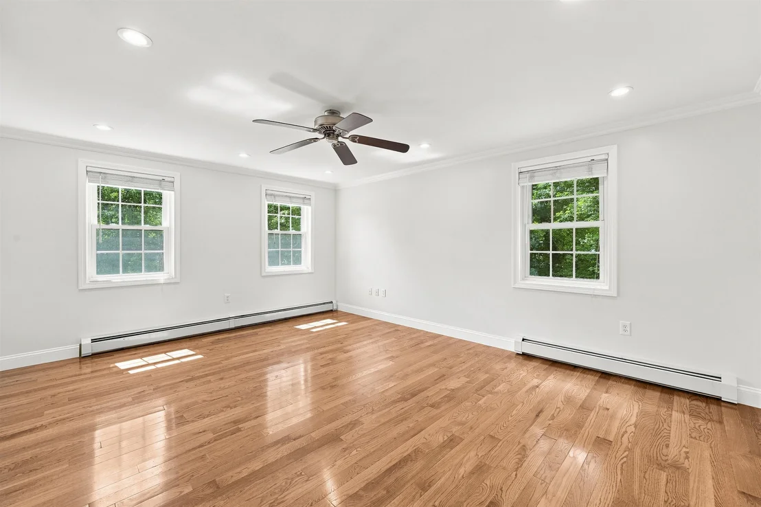 Photo of 9 Alexandra