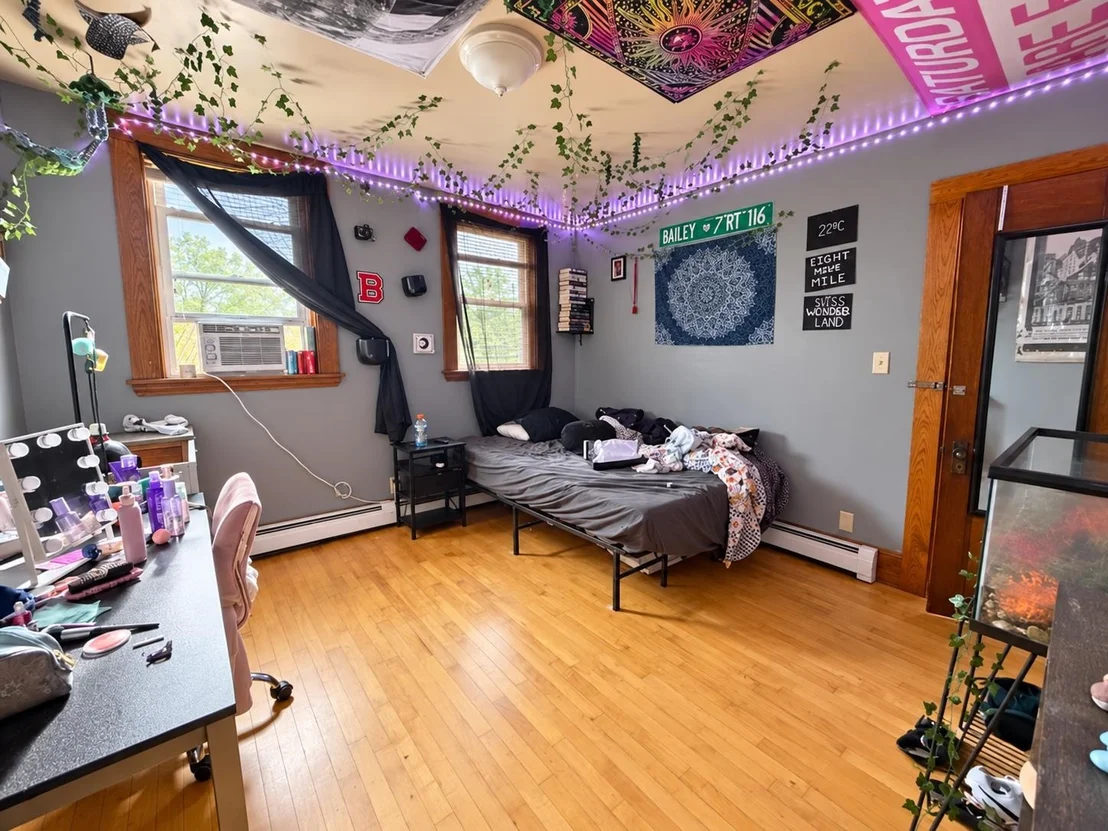 Photo of 653 2Nd