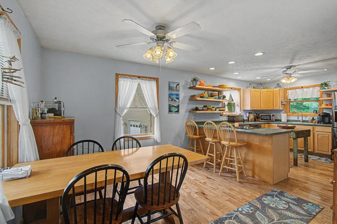 Photo of 2446 Carter Hill