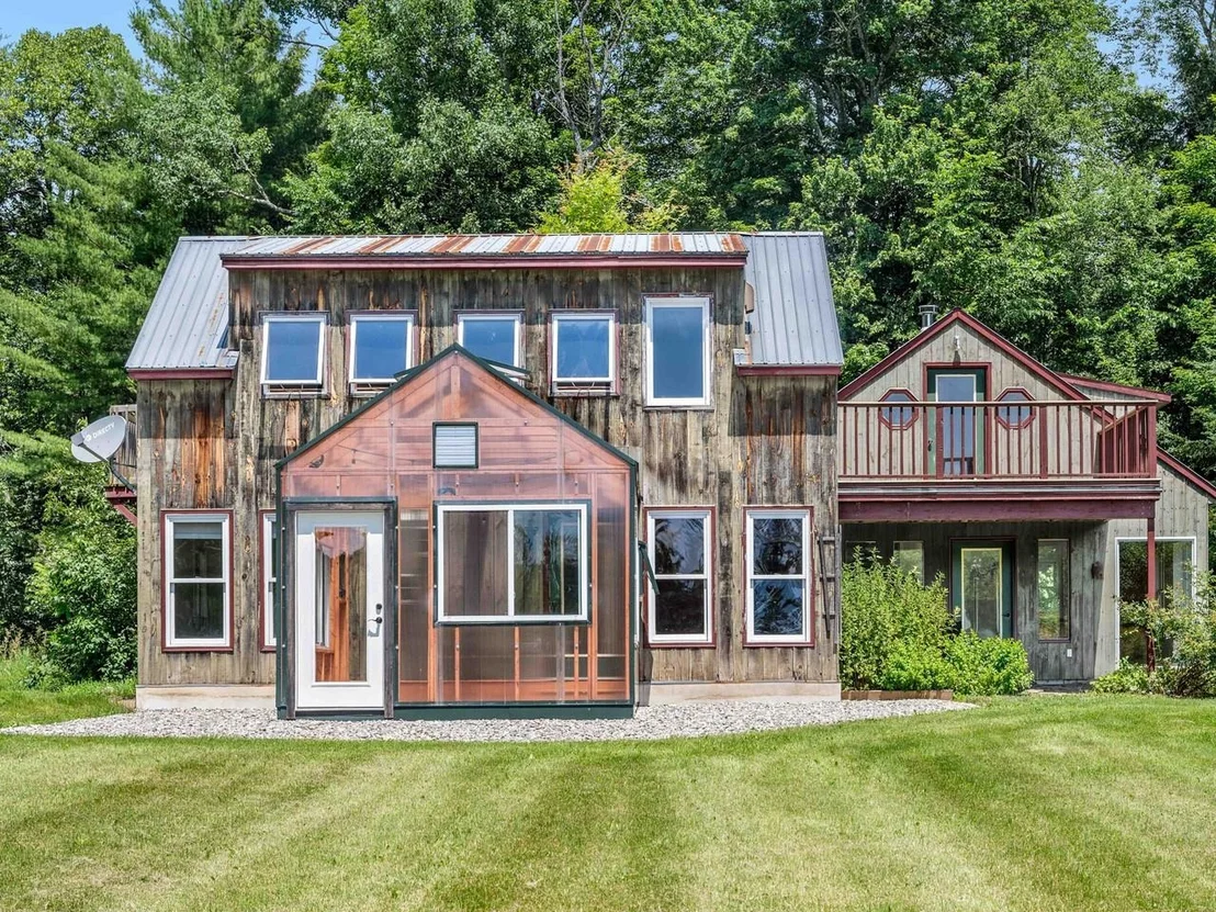 Photo of 663 Guyette