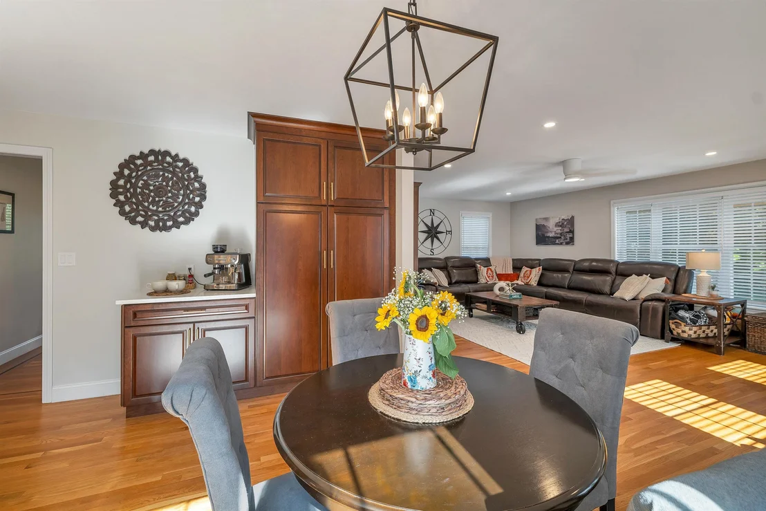Photo of 12 Longmeadow