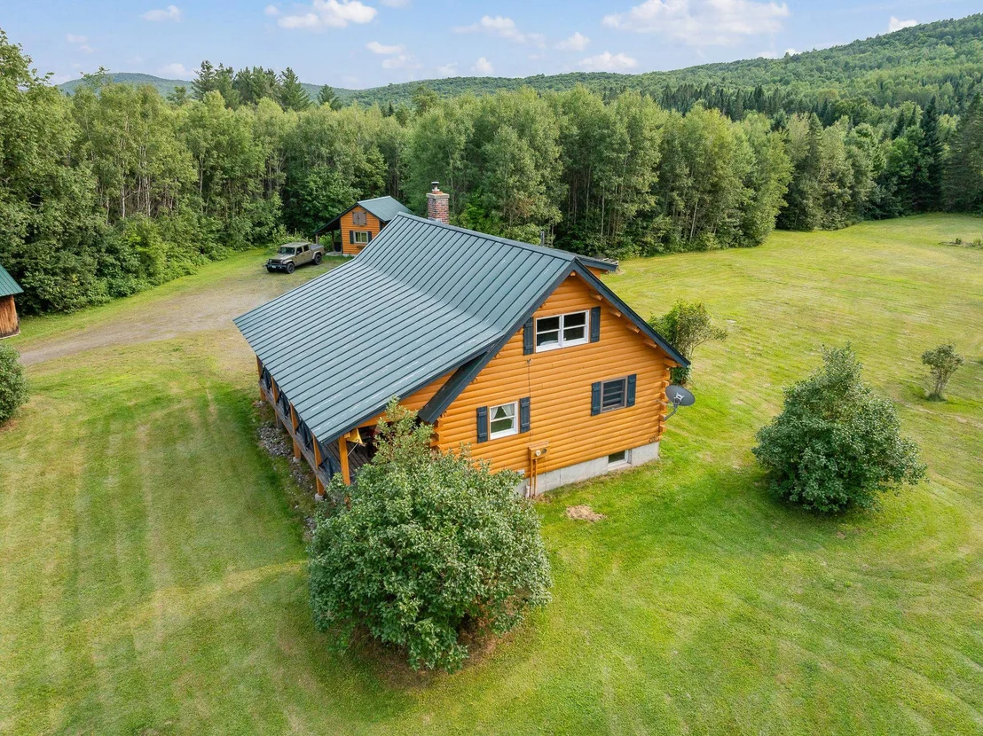 Photo of 44 Dubeau