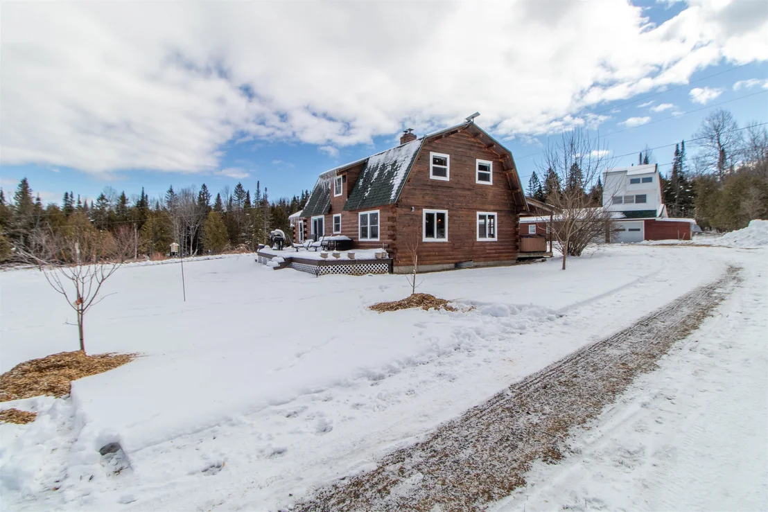 Photo of 2431 Roaring Brook