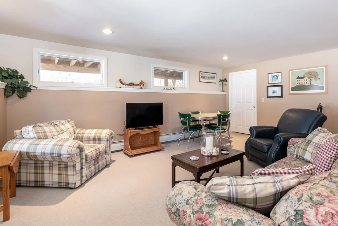 Photo of 8 Oak Knoll