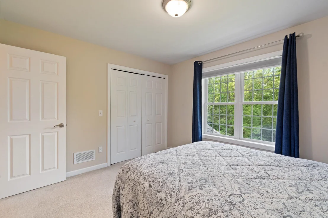 Photo of 900 Ledgewood