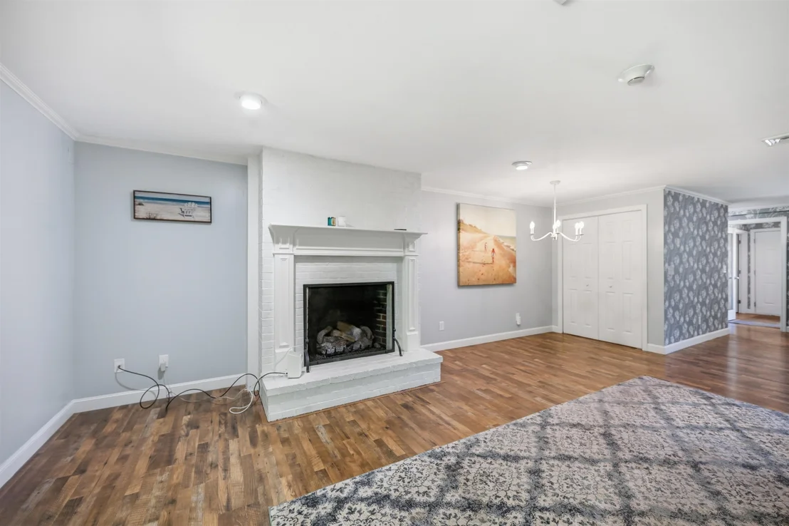Photo of 10 Hampton Towne