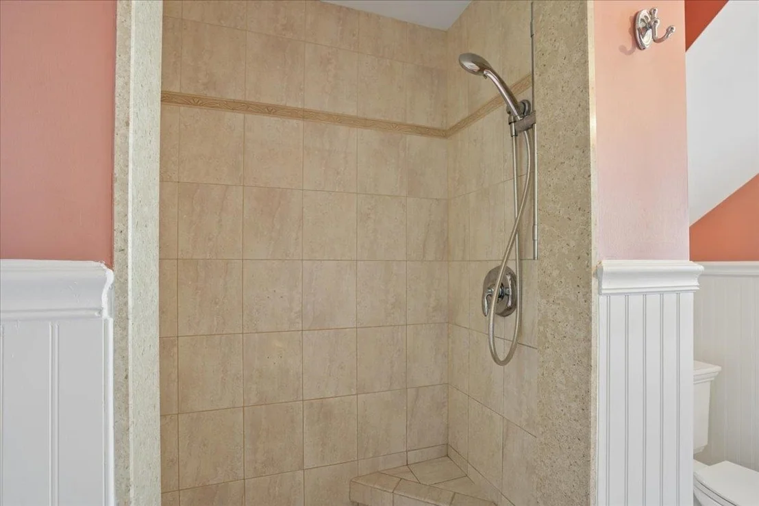 Photo of 12 Holt