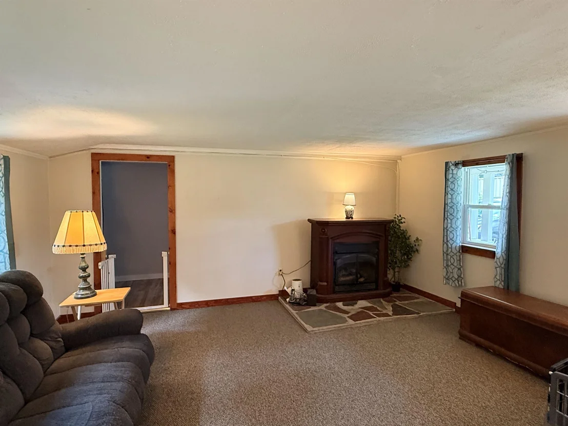 Photo of 759 Pond