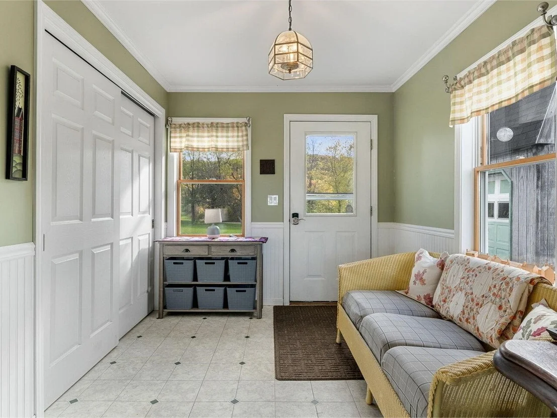 Photo of 771 Robinson