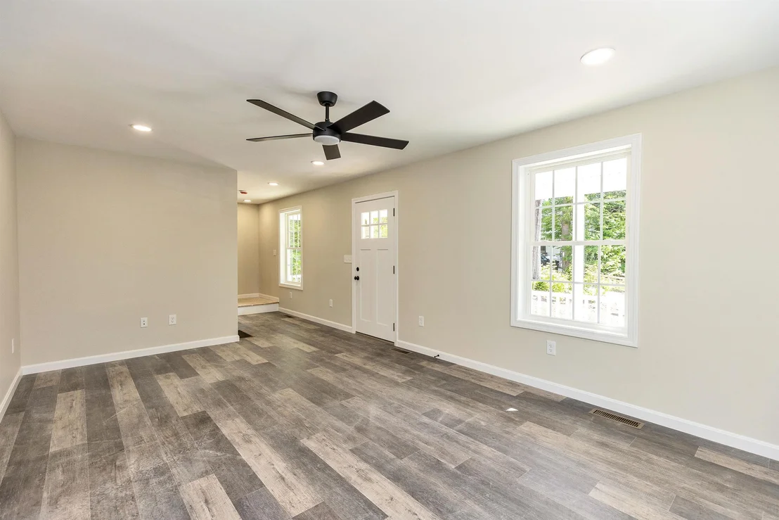 Photo of 32 Deerpoint