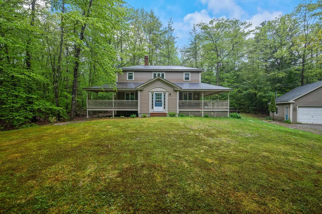 Photo of 100 Colonial