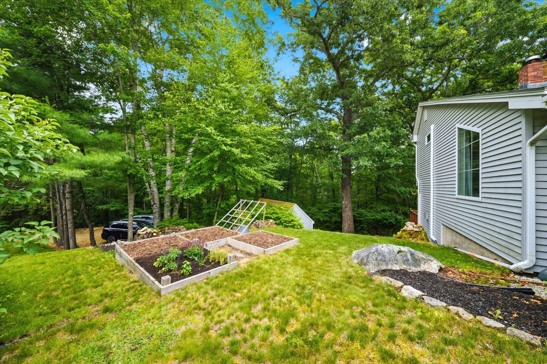Photo of 107 Hackett Hill