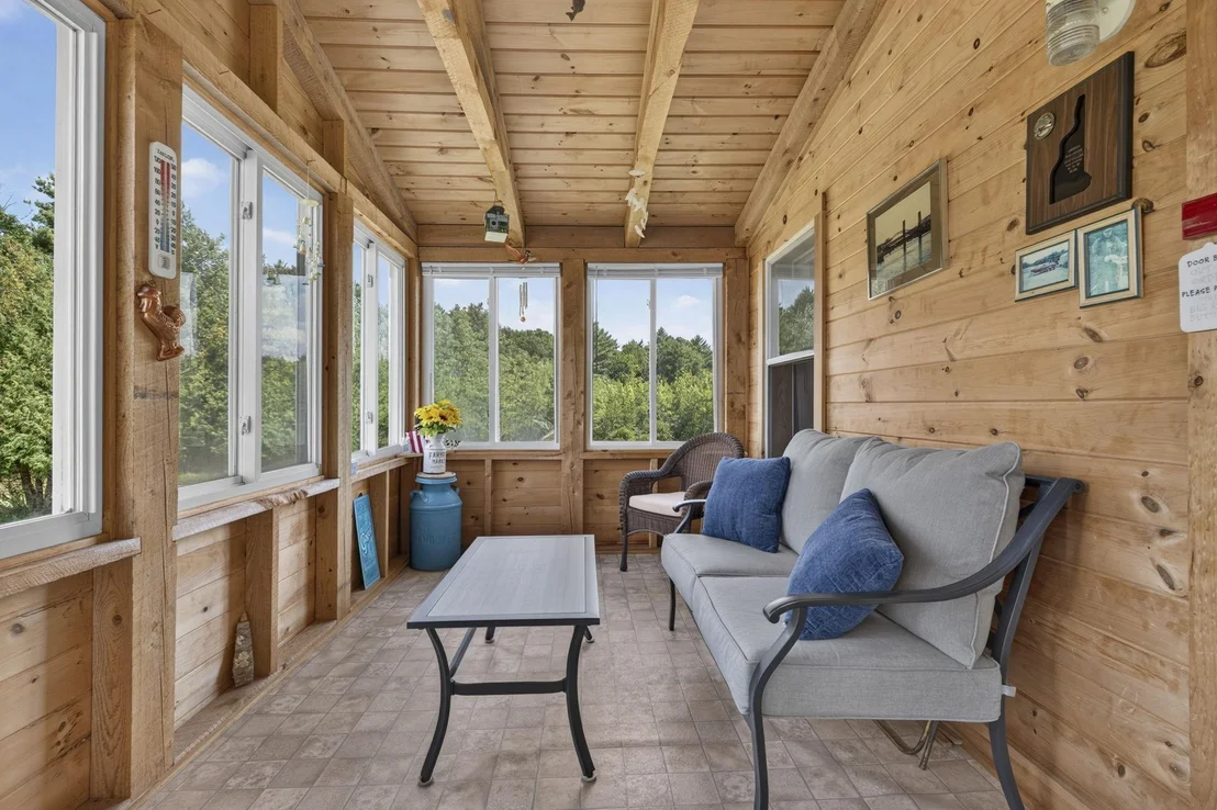 Photo of 955 Calef